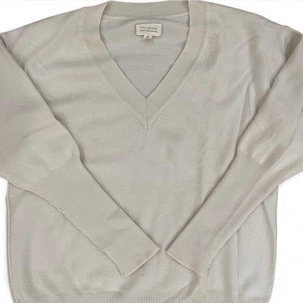 Nili Lotan Cream 100% CASHMERE,         V-Neck Sweater